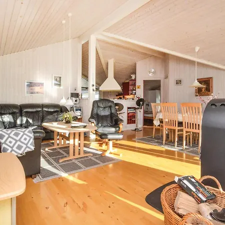 Holiday home 3 Bedroom Awesome In *